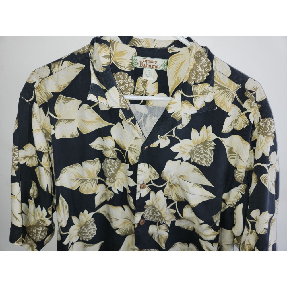 Tommy Bahama Shirt Mens Medium Navy Cream Floral Button Up Tropical Vacation - Picture 3 of 12